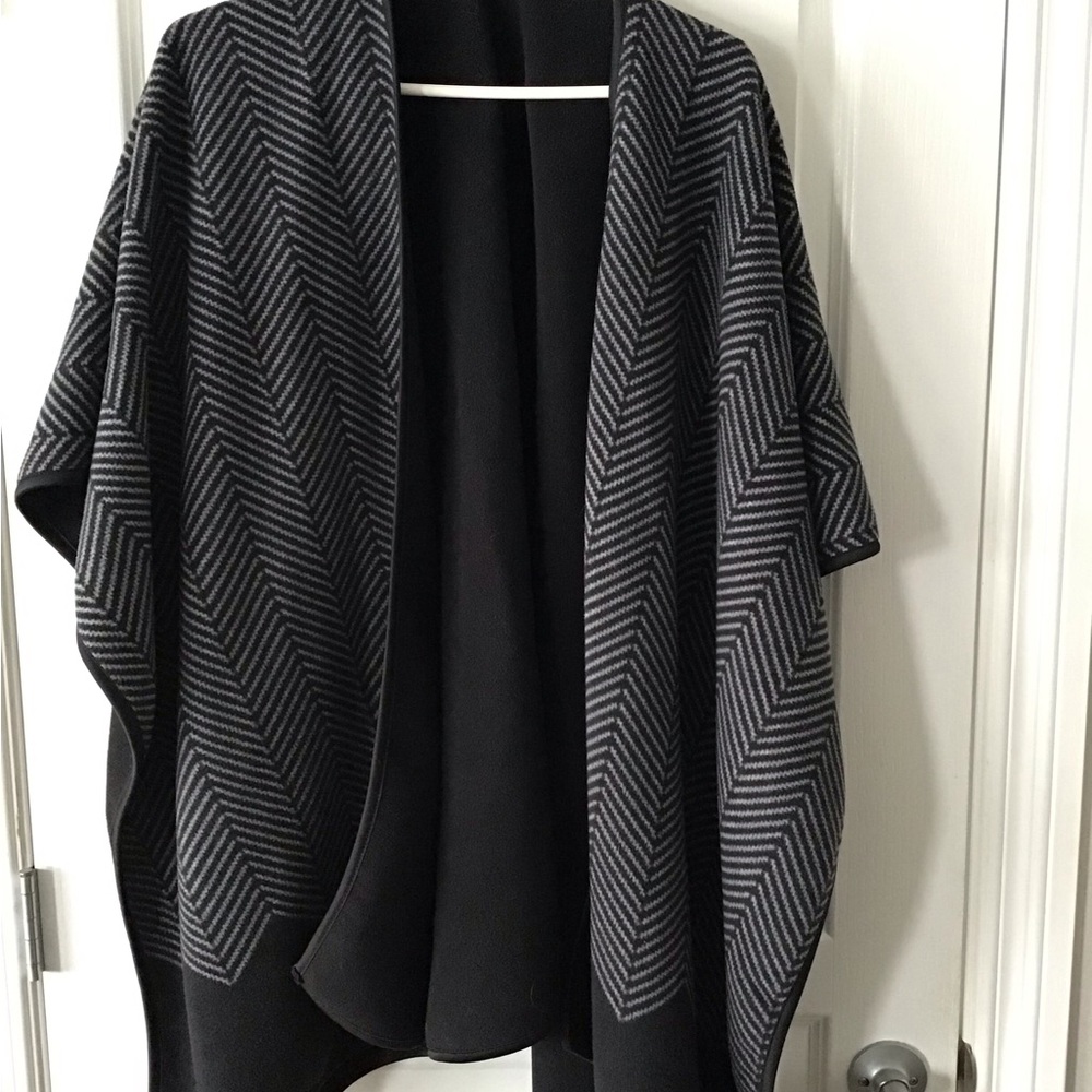 Nicole Miller Black and Gray Chevron Open Wrap/Shawl